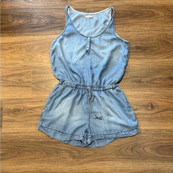 Sneak Peek Romper Women’s Size Small Light Blue Sleeveless Casual One Piece - Picture 4 of 7